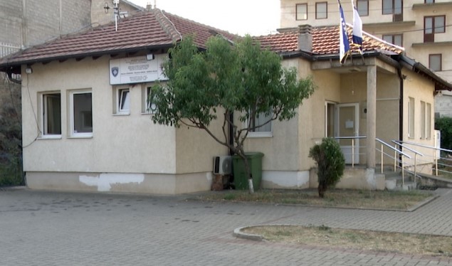 Një polic zihet në gjumë, 12 kolegët e tij transferohen nga Zhuri në Prizren