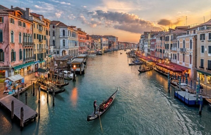 Shqiptarët po blejnë gjysmën e Venecias, mediat italiane vënë alarmin