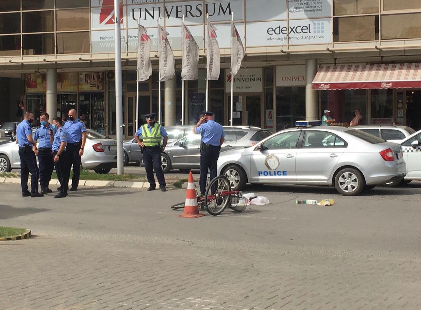E aksidenton biçiklistin e moshuar në qendër të Gjakovës, ikë nga vendi i ngjarjes