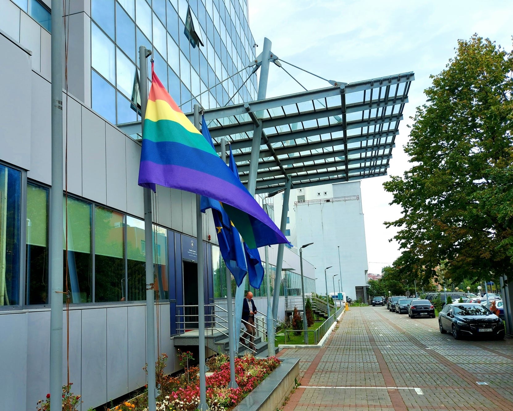 Hoti: Promovimi dhe mbrojtja e të drejtave të personave të komunitetit LGBTIQ+ është një përgjegjësi e të gjitha institucioneve