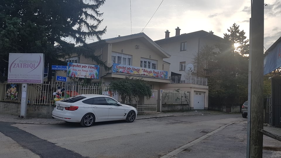 Alarm i rremë për bombë afër një kopshti të fëmijëve në Prishtinë