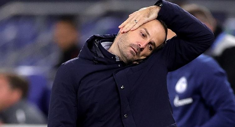 Trajneri i Schalke bëri një deklaratë të çuditshme pas 22 ndeshjeve pa fitore