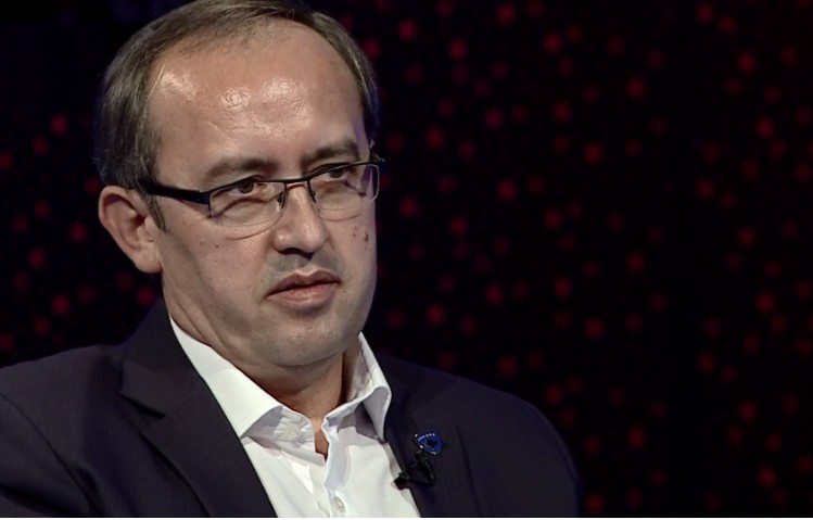 Hoti: Me pasë ngu Albini Dullën, sot ishte kryeministër