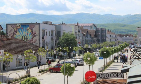 Rrahje masive në Viti, arrestohen pesë persona