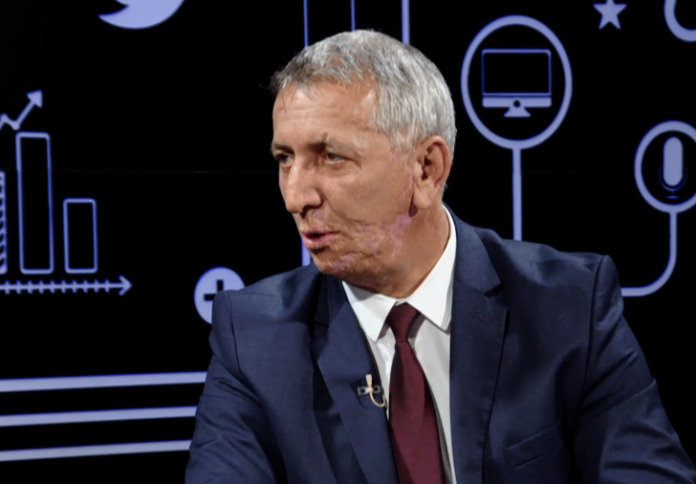 Anton Quni: Djali im ngarkon e shkarkon mobile në Vjenë, vajza punon në kozmetikë, po të bëja pazare me PDK-në do t’i rehatoja në institucione