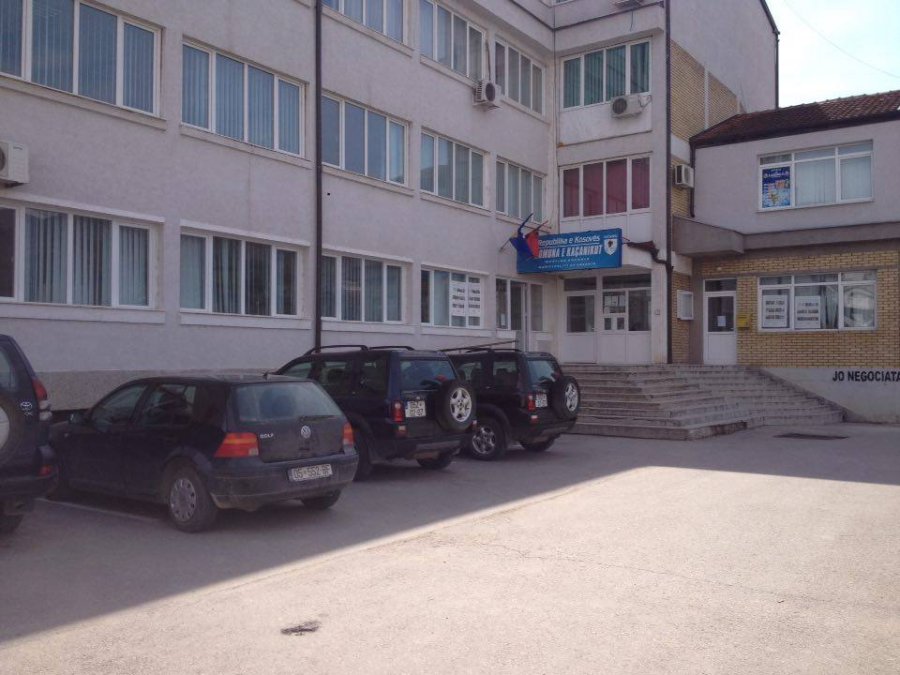 Prej 2014-es Komuna e Kaçanikut mbanë 12 punonjës me “kontratë mbi vepër”
