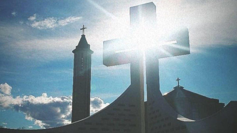 Hajdutët vjedhin gjësende me vlerë në një kishë katolike në Gjakovë