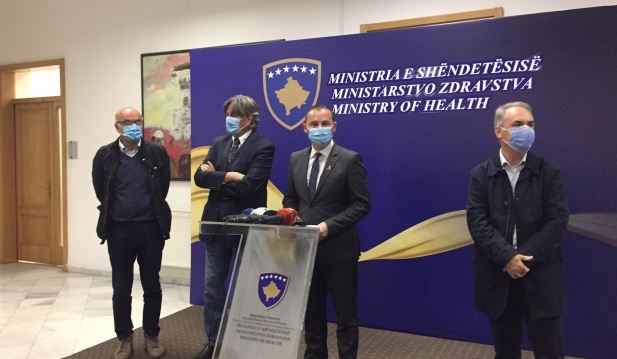 ​KFOS-i i dhuron MSh-së 100 mijë teste molekulare