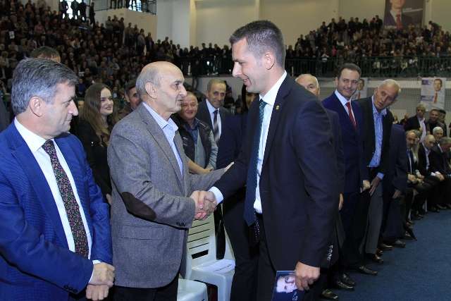 LDK shkarkon dy zyrtarë të partisë