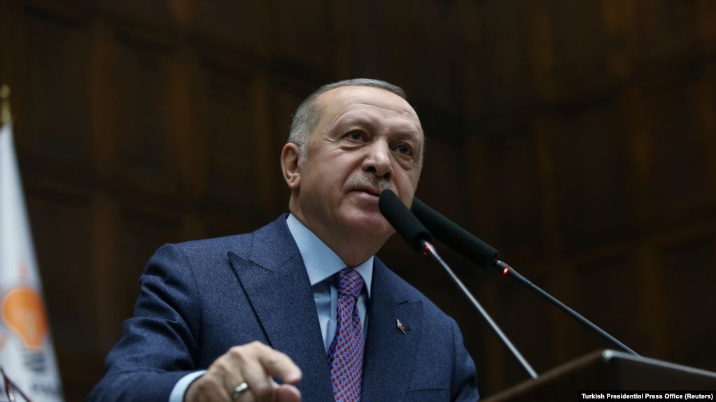 Erdogan: Macron dëshiron “të lajë hesape” me myslimanët