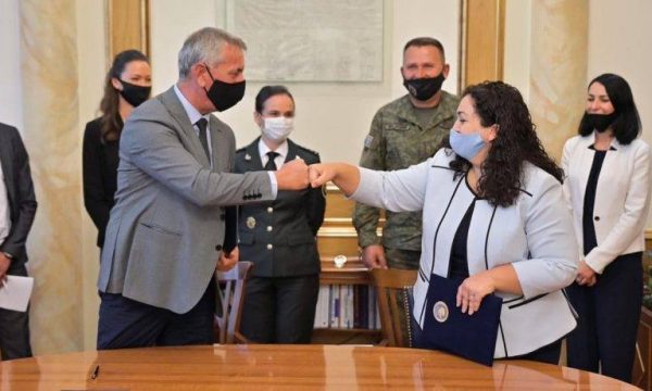 Quni thotë se e respekton Vjosa Osmanin, por nuk mund ta braktisë LDK-në për askënd