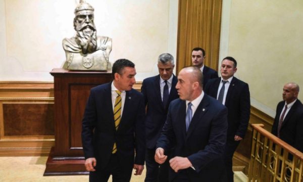 PDK konfirmon takimin e Veselit me Thaçin e Haradinajn, tregojnë çfarë kanë biseduar