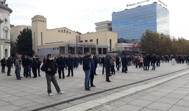 ​Punëtorët e Telekomit në protestë me parullën “Unë punoj, Devollët pasurohen”