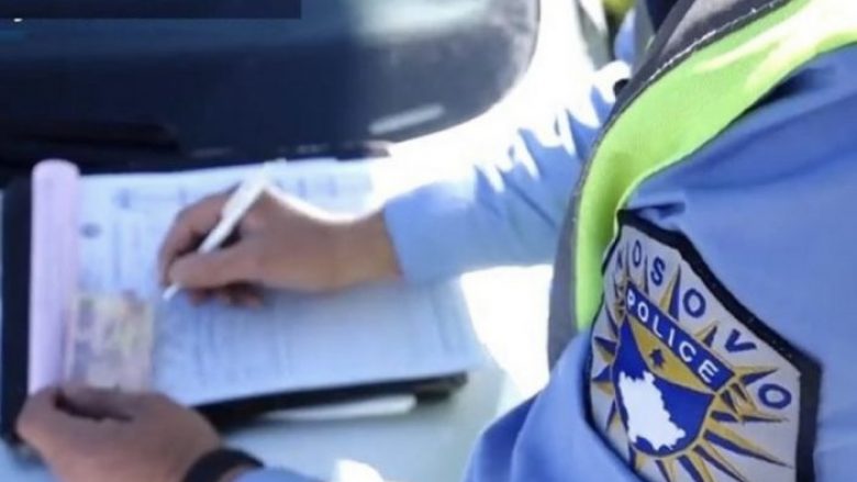 Policia gjobitë me nga 200 euro tre taksistë në Pejë, përkundër që iu lejohet veprimtaria pas vendimit të qeverisë