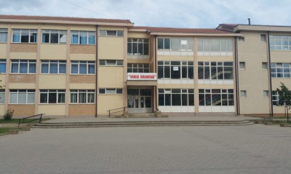PDK: Nxënësit e “Mihal Grameno” që 14 ditë nuk kanë mbajtur mësim online