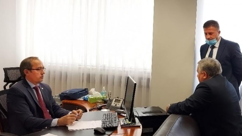 Hoti kërkoi nga Bosnja e Hercegovina heqjen e vizave dhe hapjen e Zyrave Ndërlidhëse