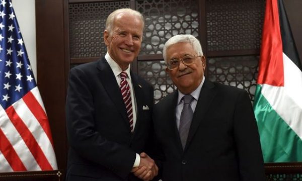 Abbas uron Bidenin, kërkon që të zhvendoset ambasada në Tel Aviv