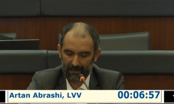 Abrashi: Vetëm nga rrëzimi i Qeverisë Hoti, mund të shpëtojë Kosova