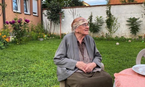 Ndërron jetë nëna e Xhemajl Mustafës