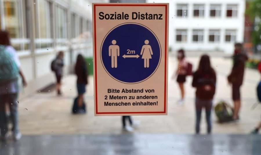 Një spital në Gjermani futet në karantinë shkaku i variantit të ri të koronavirusit