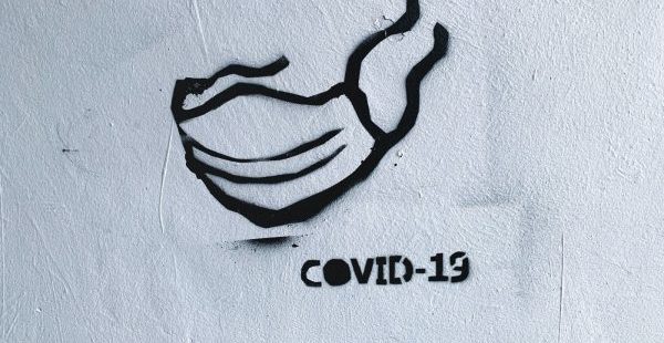I infektuari me COVID-19 shkon në punë, deklaron se shefi nuk i lejoi vetizolimin