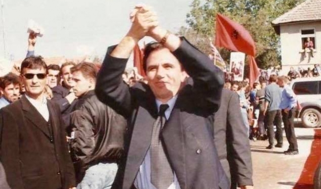 ​Vjosa Osmani kujton Xhemajl Mustafën: Nuk do të rreshtim së kërkuari drejtësi për të