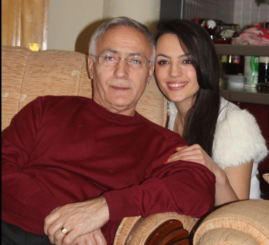 Reagon vajza e Jakup Krasniqit, e quan të shitur Kadri Veselin dhe deputetët që votuan pro Speciales