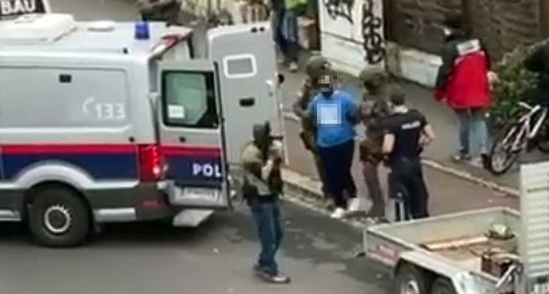 Policia austriake, kapin një radikalist tjetër islamik në Linz