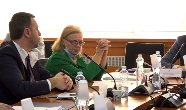 32 zyrtarë nga Ministria e Infrastrukturës marrin paga pa shkuar fare në punë