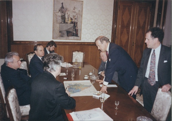 Biden në zyrën e Millosheviqit më 1991: Zotëri president, unë mendoj se ju jeni një kriminel lufte
