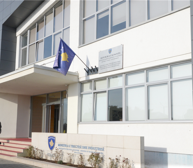 Bëri “dallavere” me shpërndarje të licencave, largohet nga puna zyrtari i MTI-së