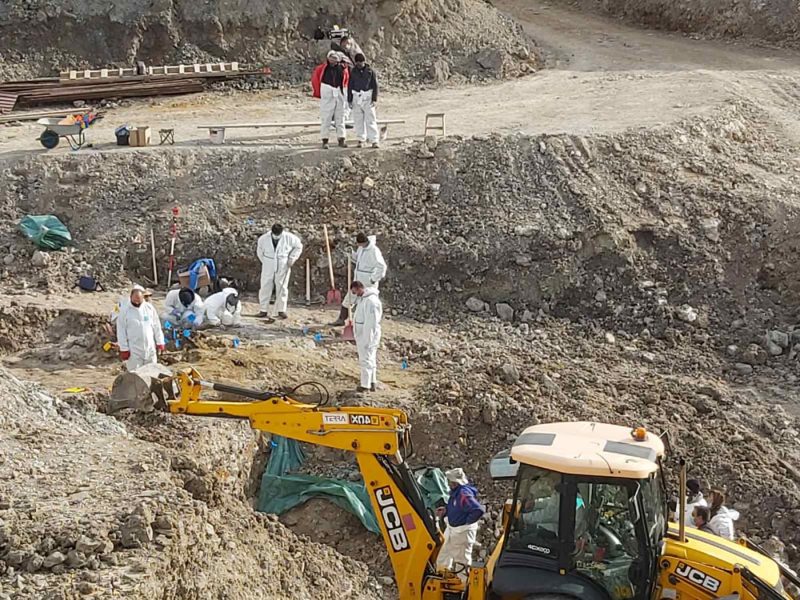 Publikohen fotografi nga vendi në Serbi ku u gjetën mbetje mortore