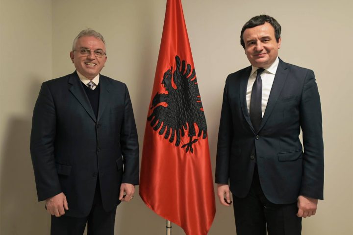 Mustafë Bajrami anëtarësohet në Vetëvendosje