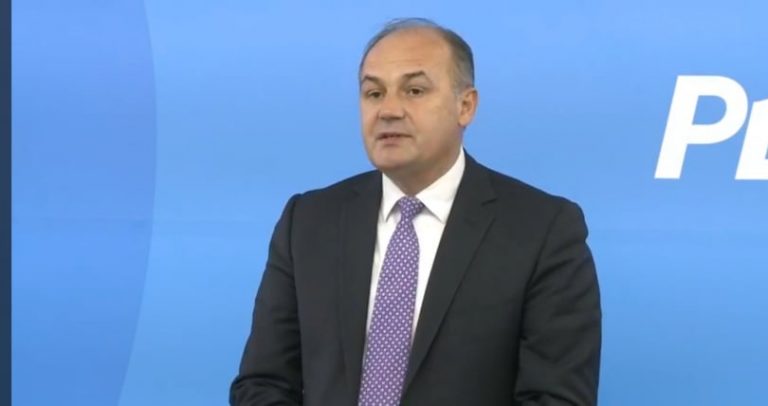 Hoxhaj: Qeveria Hoti dhe Kurti më të dobëtat në historinë e demokracisë së re të Kosovës