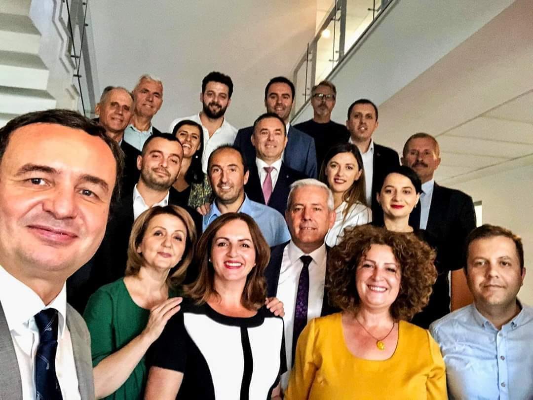 VV-ja optimiste, thonë se do t’i kenë votat edhe për Qeverinë, edhe për presidentin
