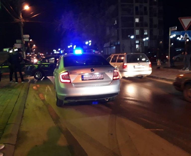 I dyshuari për vjedhjen e bankës tenton t’i ikë policisë në Lipjan, aksidentohet me veturë