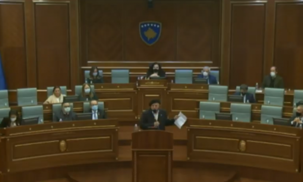 Çerkini u tregon deputetëve se çfarë i kishte premtuar Rugova në një takim pas luftës