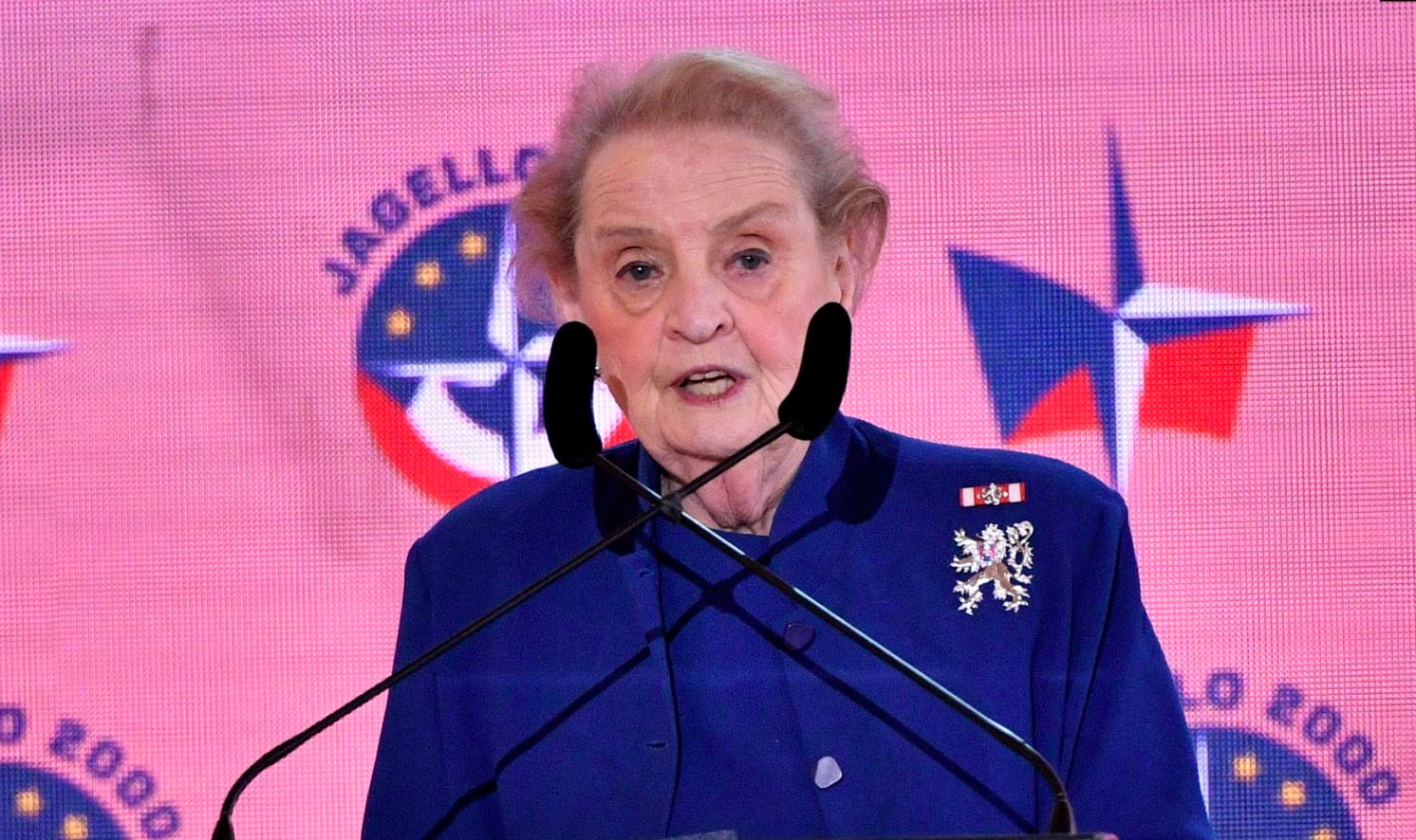 Serwer: Albright do të përfshihet në dialogun Kosovë-Serbi