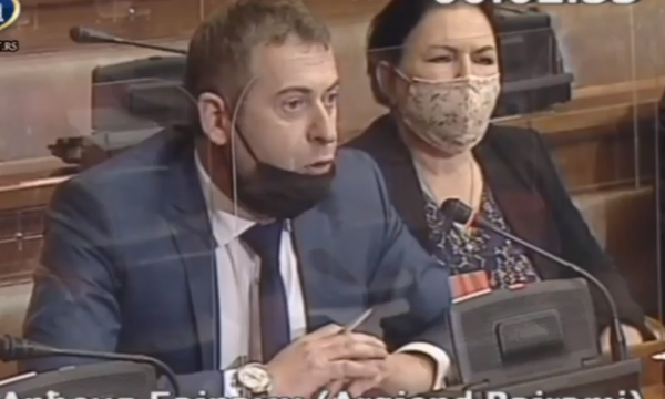 Edhe një deputet shqiptar godet Kuvendin e Serbisë me fjalim të fuqishëm