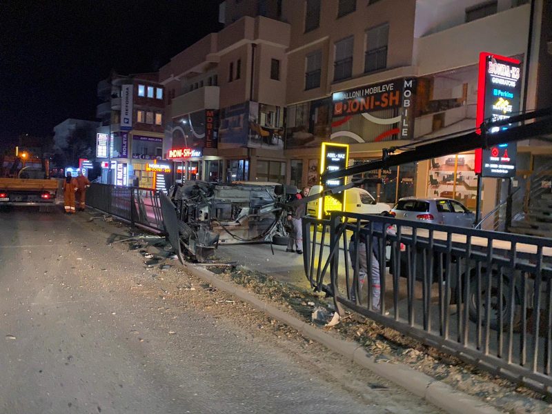 Policia thotë se një person u lëndua në vetëaksidentin në Fushë Kosovë