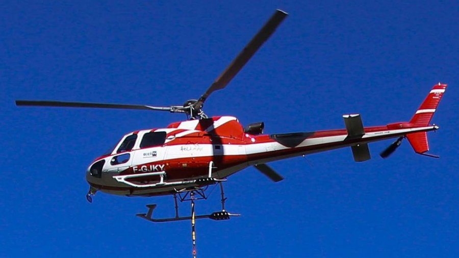 Rrëzohet helikopteri në Alpet Franceze, pesë të vdekur dhe një shpëton