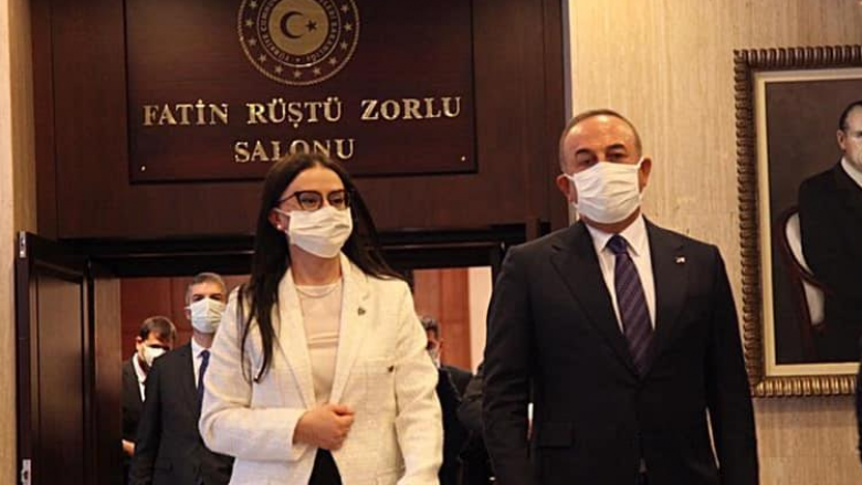 Turqia përkrah anëtarësimin e Kosovës në NATO