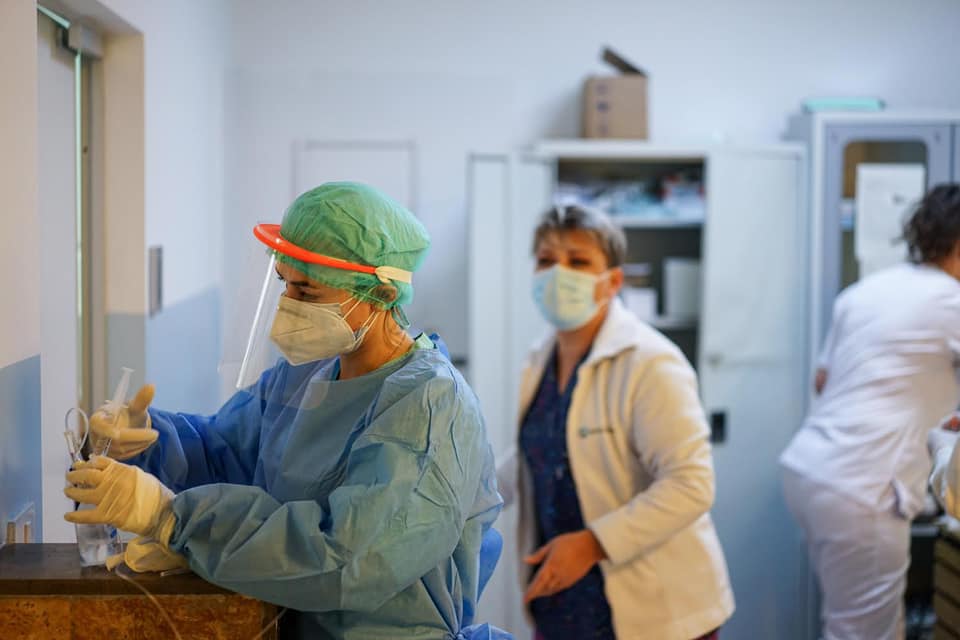 Sigurimi i vaksinës anti-COVID, Hoti: Respektoni masat, ky është kontributi më i madh