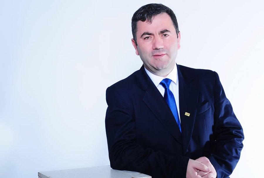 Naim Fetahu jep dorëheqje nga Partia Demokratike e Kosovës