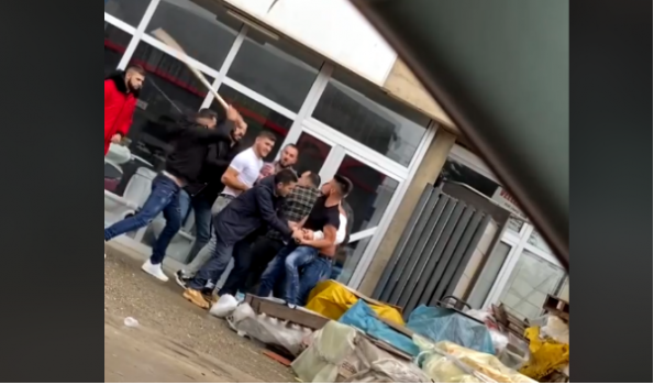 Mediat e Zvicrës shkruajnë për rrahjen e mërgimtarëve në Kosovë