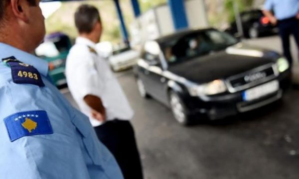 Pezullohen shërbimet në Qendrën për Regjistrim të Automjeteve në Shtime