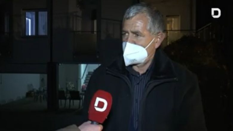 Vdekja e 50-vjeçarit në Spitalin e Prizrenit, flet Xheladin Qelaj: Ashensori u bllokua, vëllai doli pa shenja jeta nga aty