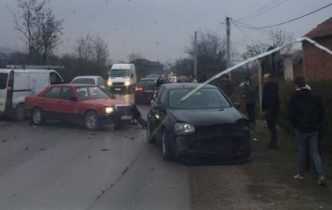 Aksidentohen 3 automjete në Cërrcë të Istogut, ka të lënduar
