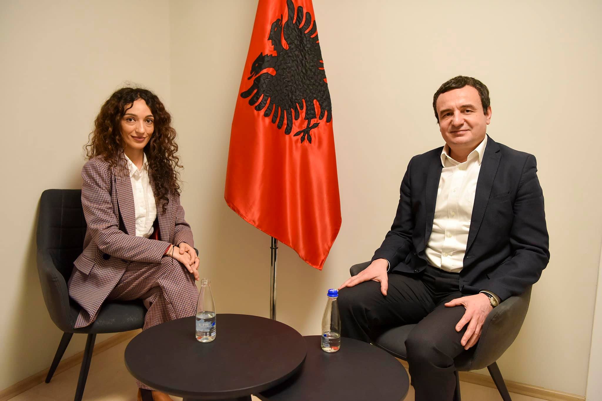 Asamblistja e LDK-së i bashkohet Vetëvendosjes së Kurtit