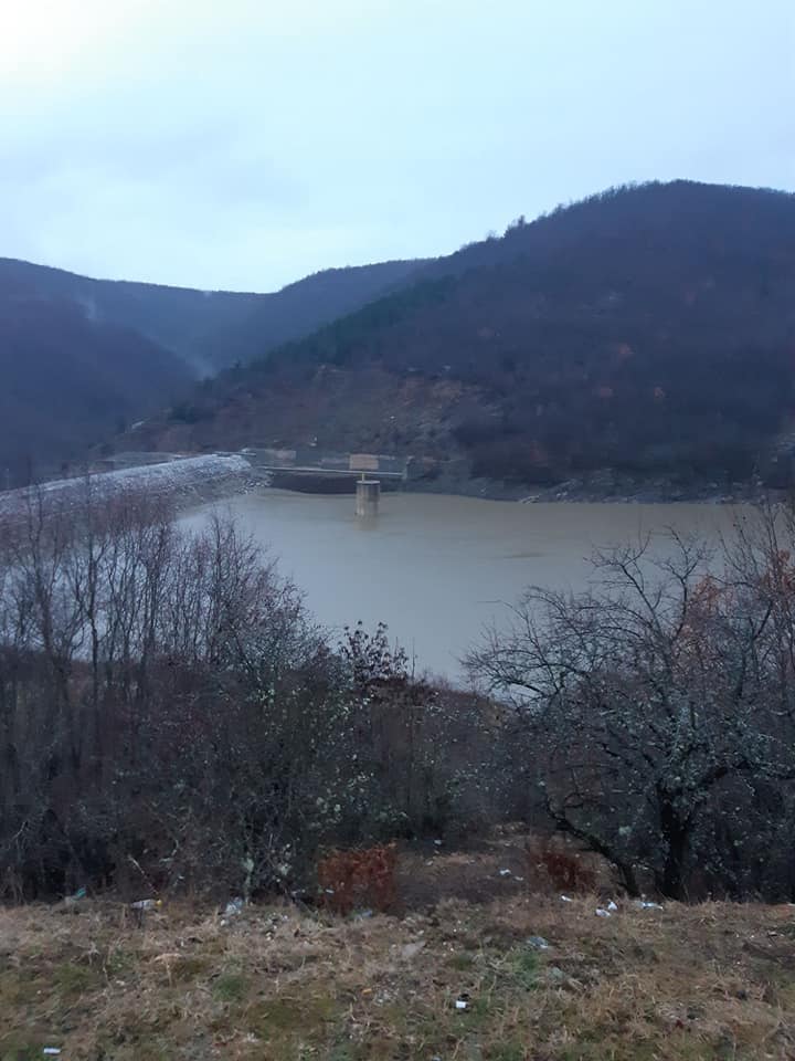 Reshjet e shiut, ndërpritet furnizimi me ujë nga Përlepnica